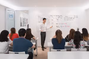 Nhiều người trẻ Hàn Quốc đăng ký học tiếng Ukraine, Ba Lan…