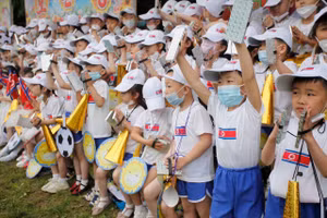 Hàn Quốc mở rộng hoạt động ngoại khóa trong trường công.