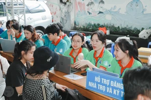 Tân sinh viên Trường Đại học Công Thương TPHCM được nhà trường tư vấn nhà trọ và ký túc xá. Ảnh: S.T