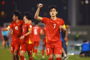 Đình Bắc ăn mừng sau tình huống sút phạt tuyệt đẹp tung lưới U23 Hàn Quốc. Ảnh: INT.