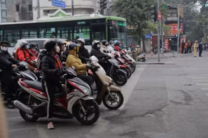 Ý thức chấp hành giao thông của người dân được nâng lên.