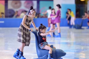 Trẻ được vui chơi thoải mái khi nghỉ Tết. Ảnh minh họa: INT