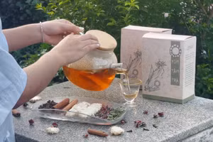 Trà từ lõi ngô của nhóm sinh viên Đại học Duy Tân.