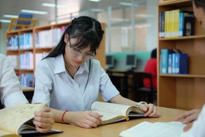 Sinh viên Trường Đại học Khoa học Tự nhiên (Đại học Quốc gia TPHCM) trong giờ thực hành. Ảnh: HCMUS