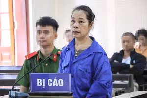 Bị cáo Nguyễn Thị Dung tại phiên tòa sơ thẩm. Ảnh: Phạm Tâm