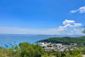 Cù Lao Xanh, tên gọi thân thương của xã đảo Nhơn Châu, nơi sinh sống của hơn 2.600 cư dân.