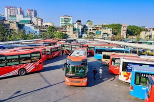 Học sinh, sinh viên cẩn trọng với việc đặt vé xe qua mạng xã hội dịp cận Tết.