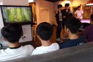 Học sinh thiếu sự kèm cặp của cha mẹ và nhà trường có nguy cơ bỏ học cao.