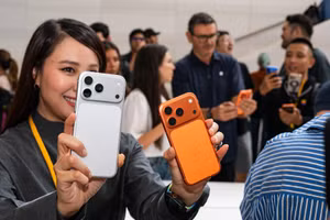 Dòng iPhone mới gây ấn tượng mạnh mẽ nhờ thiết kế ấn tượng. Ảnh: INT