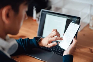 AI giúp sinh viên Anh làm giả giấy khám bệnh.