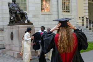 Đại học Harvard là trường lâu đời và danh tiếng hàng đầu Mỹ.