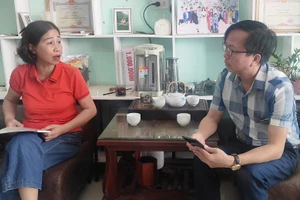 Bà Mai Thị Duyên, giáo viên nghỉ hưu ở huyện Nga Sơn (Thanh Hóa) phản ánh sự việc với phóng viên Báo GD&TĐ.