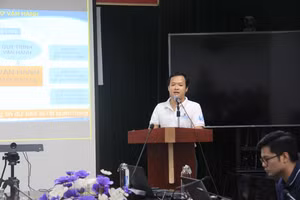 ThS Đặng Đình Đức giới thiệu về dự án.