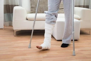 Đôi nạng có thể đánh thức bao điều tưởng đã ngủ quên. Ảnh minh họa: ITN