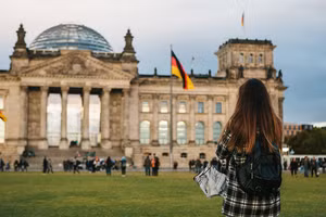 Hà Lan, Đức, Pháp trở thành điểm đến du học mới cho sinh viên Singapore.