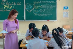 Cô Nguyễn Thị Thu Hương - giáo viên Ngữ văn, Trường THPT Nhơn Trạch (Đồng Nai) nổi tiếng với phương pháp dạy Văn sáng tạo. Ảnh minh họa: INT