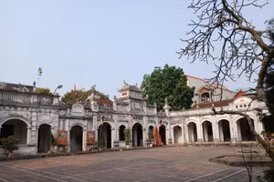 Đình làng Sủi - nơi gắn bó sâu sắc với các nhà khoa bảng.