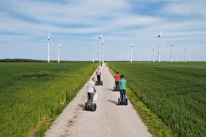 Cánh đồng điện gió tại làng Feldheim, Đức.