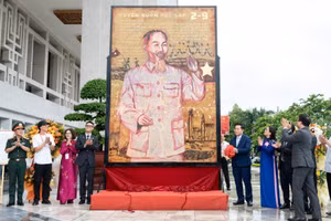 Tác phẩm đặc biệt về Chủ tịch Hồ Chí Minh.