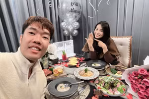 Đức Phát cầu hôn hotgirl bắn cung Ánh Nguyệt. Ảnh: FBNV.