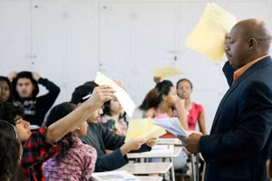 Giáo viên có thể dễ dàng kiểm tra tính trung thực trong các giờ thi truyền thống.