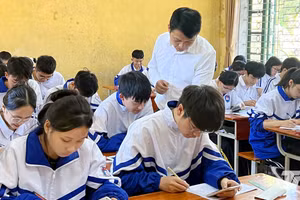 Học sinh lớp 12 Trường THPT Phú Bình (Thái Nguyên). Ảnh minh họa: INT