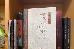 'Việt sử tam bách vịnh' (bản dịch của dịch giả Lê Văn Uông) được NXB Hội Nhà Văn xuất bản tháng 1/2026. Ảnh: NVCC.