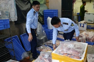 Lực lượng chức năng phát hiện nhiều vụ vi phạm buôn lậu thực phẩm tại các khu vực biên giới.