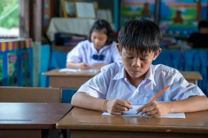 Philippines thiếu 165 nghìn lớp học.