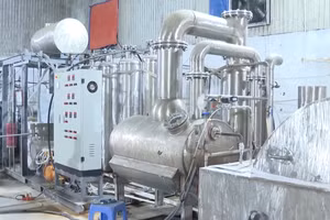 Xưởng sản xuất 'khí cười' được đầu tư máy móc hiện đại.