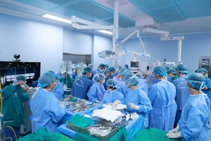 Một ca lấy - ghép tạng được thực hiện bởi các y bác sĩ Bệnh viện Trung ương Quân đội 108. Ảnh: BVCC