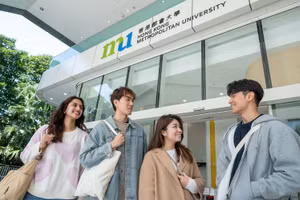 Nhiều người làm giả bằng cấp để theo học tại Hồng Kông.