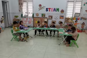 Hoạt động giáo dục tại điểm lẻ Khang Lèn, Trường Mầm non Vinh Tiền (Long Cốc, Phú Thọ).