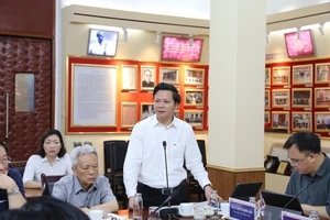 Vụ trưởng Vụ Chính quyền địa phương (Bộ Nội vụ) Phan Trung Tuấn giải đáp nhiều vấn đề vướng mắc tại địa phương.