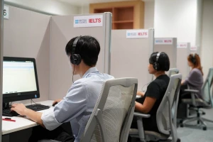 Chứng chỉ IELTS sẽ dừng thi trên giấy từ năm 2026.