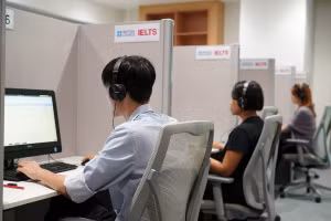 Chứng chỉ IELTS sẽ dừng thi trên giấy từ năm 2026.