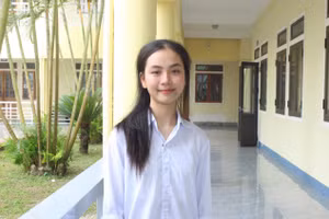 Em Nguyễn Minh Thư (lớp 10 Sử, Trường THPT chuyên Hà Tĩnh) - thủ khoa môn Lịch sử tại kỳ thi học sinh giỏi tỉnh lớp 10.