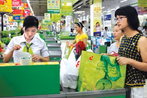 Nhiều chuỗi bán lẻ đã từng bước xanh hóa quy trình phân phối. Ảnh: INT