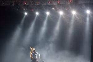 Vở diễn 'Đối diện với vô cùng' vừa công diễn thành công ở Hà Nội. Ảnh: Bình Thanh.