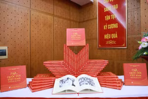 Cuốn sách tổng hợp nhiều công trình, kỷ yếu, tài liệu, bài viết khoa học về lịch sử Văn phòng Quốc hội.