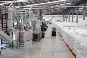 Rác thải nhựa được tái chế tại nhà máy. Ảnh: Duy Tan Recycle