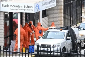 Trường học Australia tạm dừng hoạt động vì amiăng.