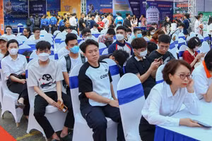 Ngành logistics mở ra nhiều cơ hội việc làm cho sinh viên.