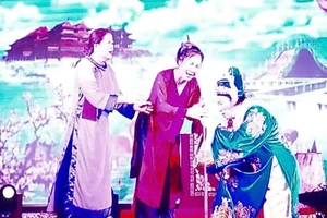 Trong khuôn khổ đề án 'Phục hồi nghệ thuật Bài chòi ở Thủ đô Hà Nội' (2010 – 2011), vở 'Thoại Khanh - Châu Tuấn' được phục dựng và công diễn tại Nhà hát Lớn Hà Nội. Ảnh: Bình Thanh