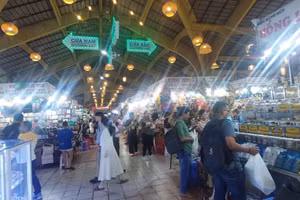 Nhịp sống Sài Gòn hôm nay. Ảnh minh họa: Bình Thanh. 