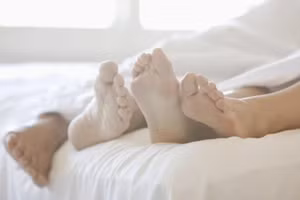 Có nhiều lý do gây đau lưng sau quan hệ tình dục. Ảnh minh họa: ITN