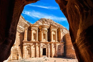 Thành phố cổ Petra, Jordan, là một trong 7 kỳ quan thế giới mới.