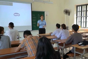 Sau sáp nhập, ngành Giáo dục Lào Cai nỗ lực ổn định tổ chức bộ máy, duy trì hiệu quả hoạt động của 1.045 cơ sở giáo dục, với hơn 15.300 lớp học và gần 470.000 học sinh.