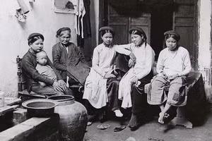 Phụ nữ thời xưa phải chịu nhiều ràng buộc từ giáo lý 'tam tòng, tứ đức'. Ảnh minh họa