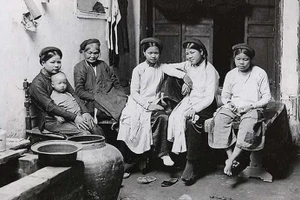 Phụ nữ thời xưa phải chịu nhiều ràng buộc từ giáo lý 'tam tòng, tứ đức'. Ảnh minh họa